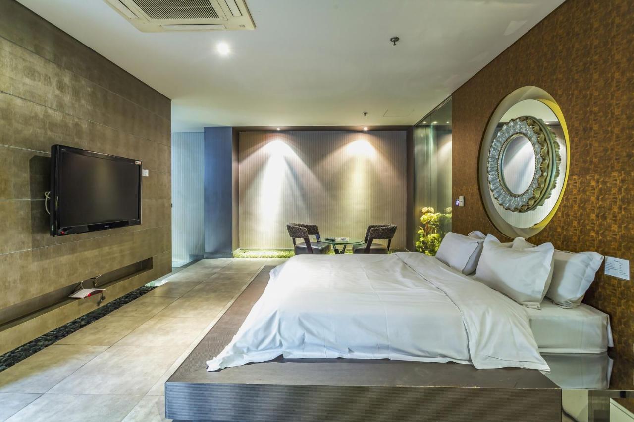 ชิงต่าว เฮงโป โฮเต็ล Hotel ชิงเต่า ภายนอก รูปภาพ